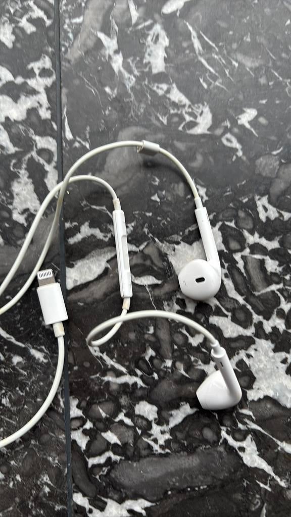 Iphone oortjes lightning connection, Ophalen, In-ear, Gebruikt, Mute-functie