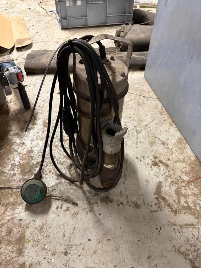 Wilo dompelpomp met vlotter 1000W, Jardin & Terrasse, Pompes à eau, Enlèvement, Utilisé, Pompe à eaux claires