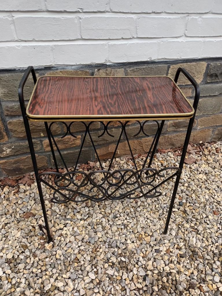 Vintage krantenrek met formica blad, Antiek en Kunst, Ophalen of Verzenden