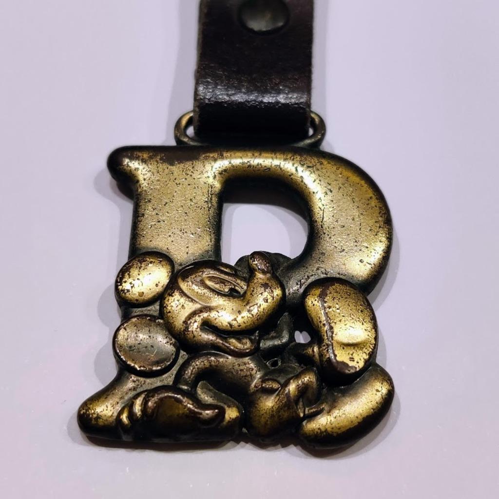 Mickey Mouse Disney lettre R en cuir marron doré, Collections, Enlèvement ou Envoi, Mickey Mouse