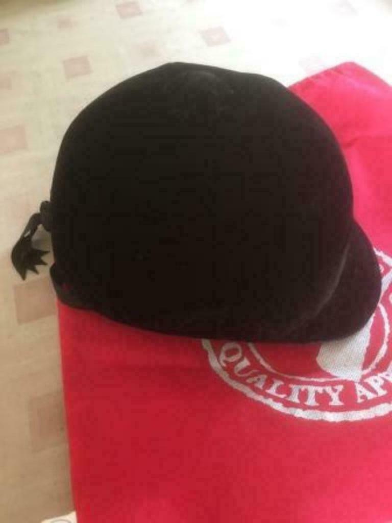 Toque/paardenrijhelm maat 57/7, Dieren en Toebehoren, Ophalen of Verzenden, Gebruikt