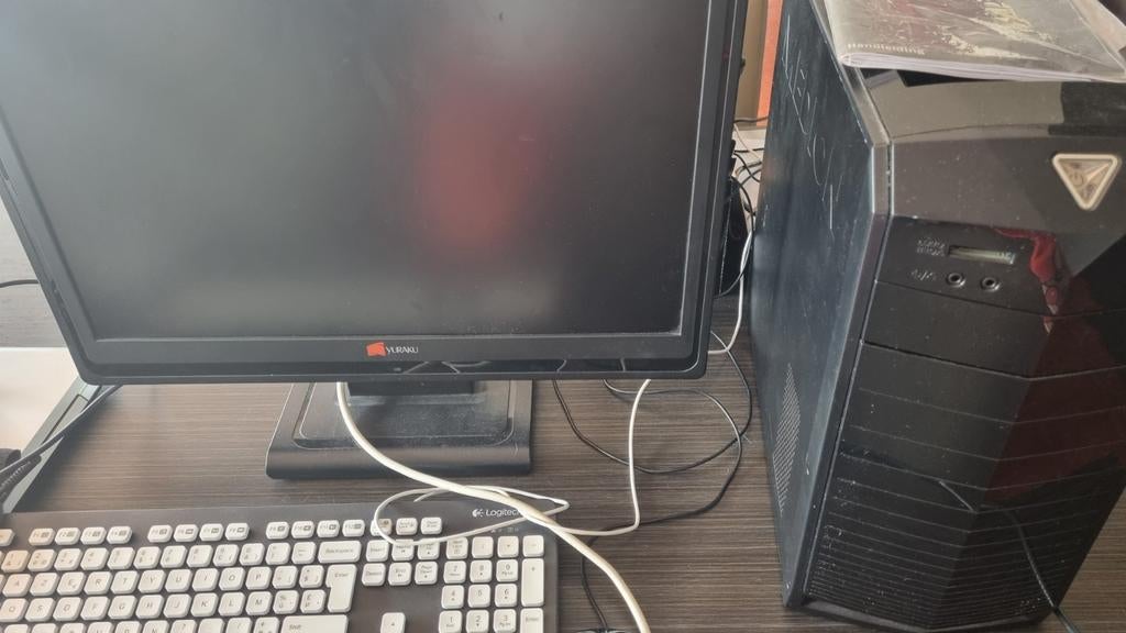 Pc te koop, Computers en Software, Desktop Pc's, Ophalen, Zo goed als nieuw