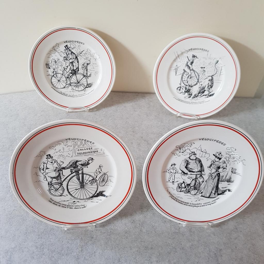 4 porseleinen bordjes Vélocipédes met cartoons, Enlèvement ou Envoi