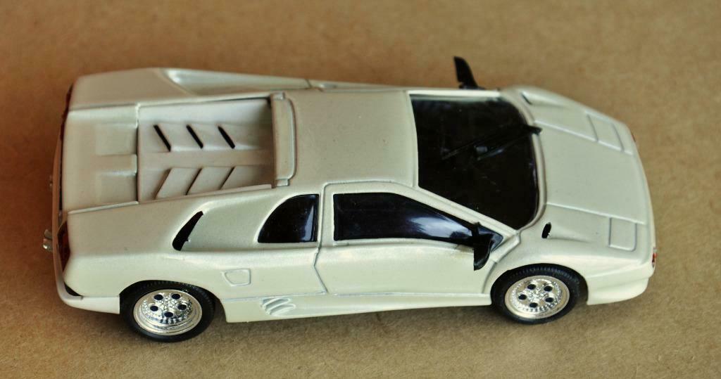 MACADAM Lamborghini Diablo blanc nacré 1:43 rare, Collections, Envoi, Comme neuf, Voitures
