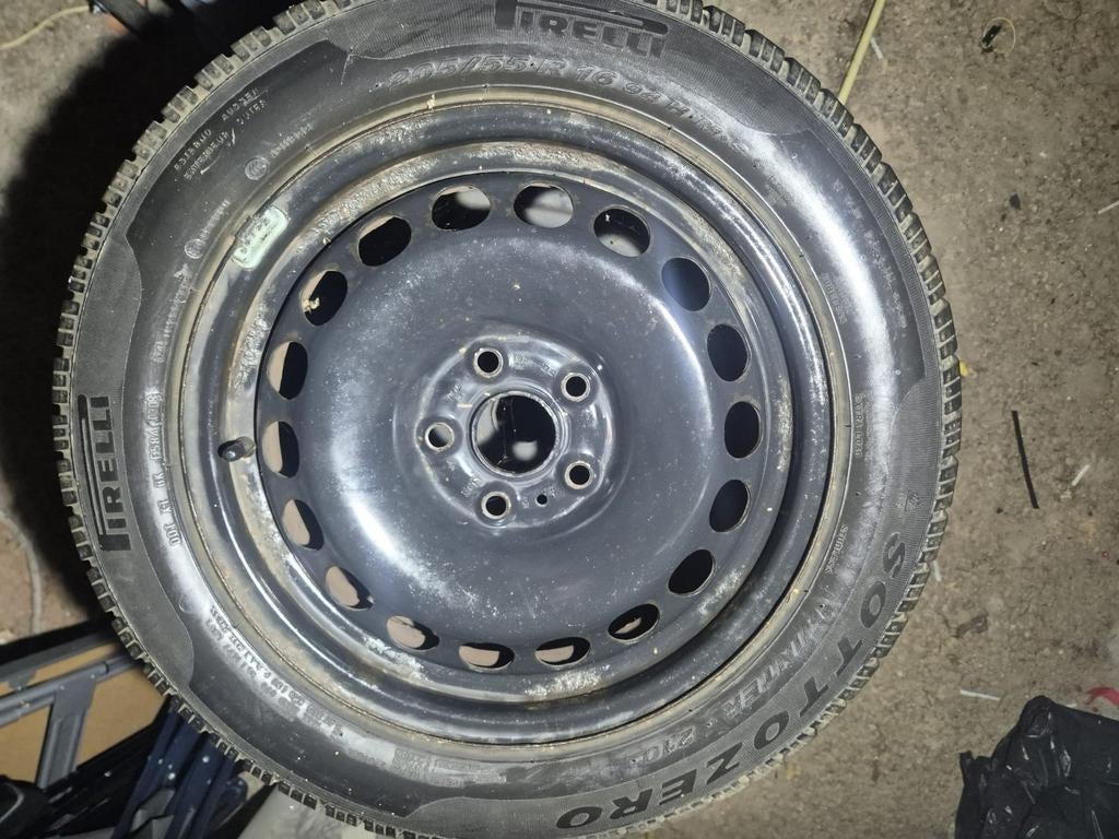 Pirelli winterbanden met velg 205/55 R16, Ophalen