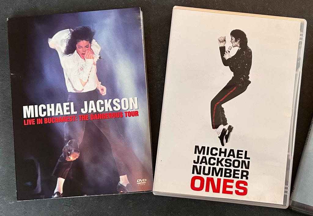 MICHAEL JACKSON - Live in Bucharest & Number Ones  (2 DVDs), Cd's en Dvd's, Dvd's | Muziek en Concerten, Zo goed als nieuw, Alle leeftijden