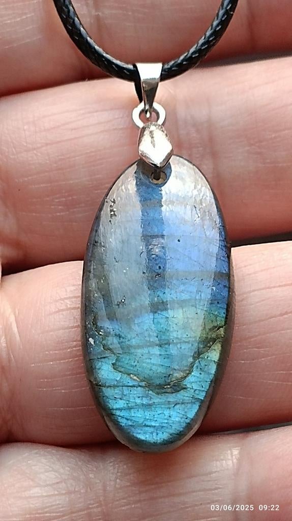 Deux pendentifs en labradorite, Enlèvement ou Envoi, Neuf, Pierre ou Minéral, Avec pierre précieuse