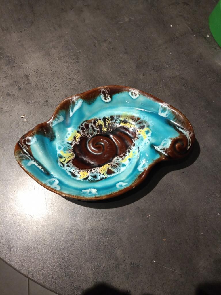 Ancien petit plat "Vallauris", Antiquités & Art, Antiquités | Céramique & Poterie