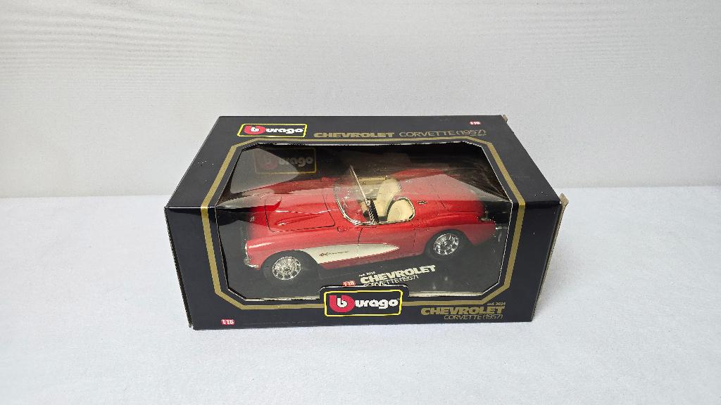 Burago Cars - 1/18 - Chevrolet Corvette - 1957, Ophalen of Verzenden, Zo goed als nieuw, Burago