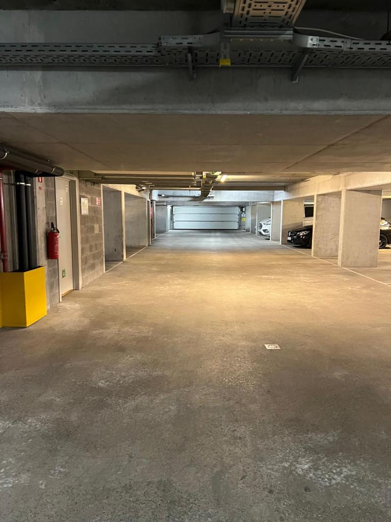 Te koop: Garageplaats op toplocatie – Verdieping -1, Sint-jans-molenbeek, Verkoop zonder makelaar, Tot 200 m²
