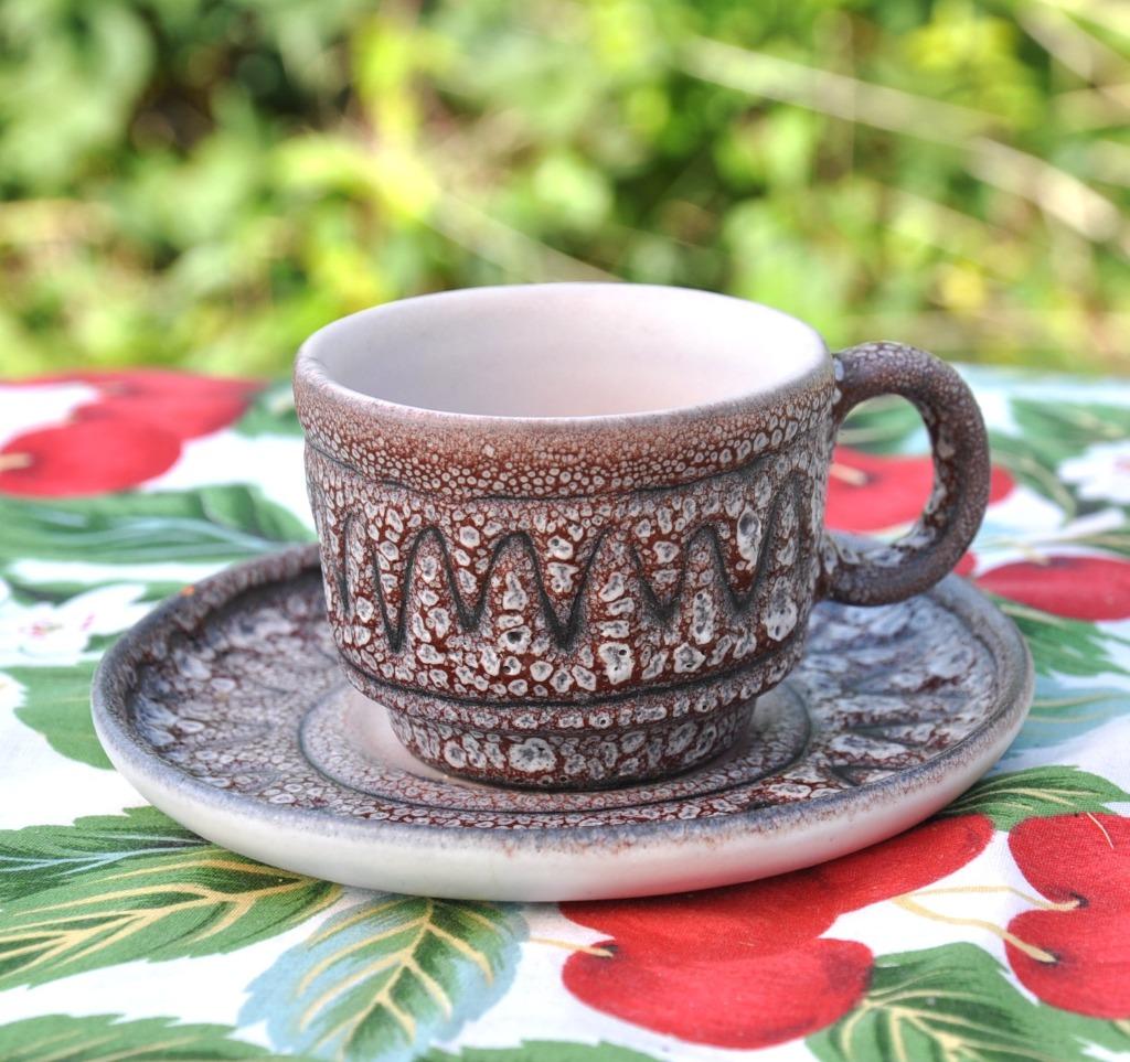 tasse avec sous tasse poterie signée austruy, Enlèvement ou Envoi