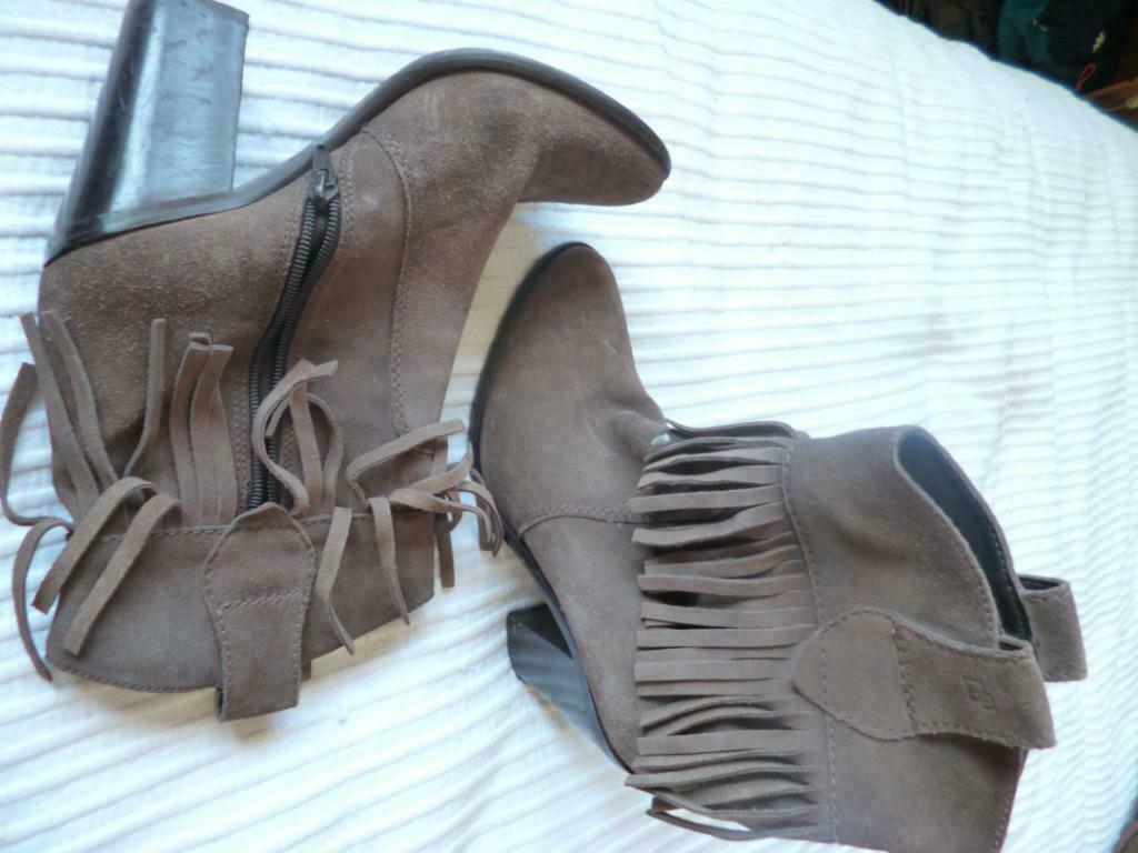 Botillons à franges) Talon 9 cm - Cuir et nubuk - Pointures, Enlèvement ou Envoi, Autres couleurs, Boots et Botinnes, Porté