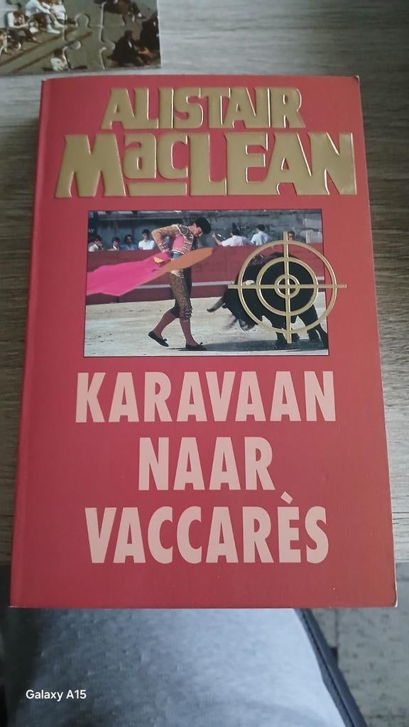 Alistair MacLean - Karavaan naar vaccares, Boeken, Thrillers, Zo goed als nieuw, Ophalen of Verzenden