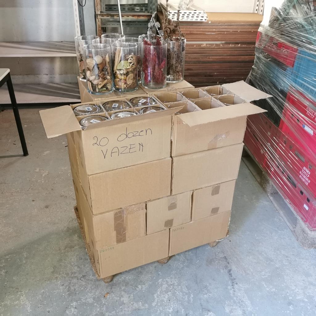 Pallet met 20dozen glazen vazen NIEUW totaal 122stuks, Zakelijke goederen, Stock en Retail | Partijen goederen, Huis en Inrichting