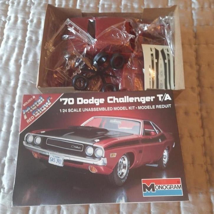 MONOGRAM kit DODGE CHALLENGER T/A. 1/24, Hobby en Vrije tijd, Modelbouw | Auto's en Voertuigen, Nieuw, Auto, Groter dan 1:32, Monogram