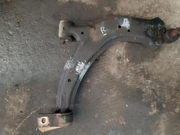 Bras de suspension haut avant droit d'un Peugeot Partner, Enlèvement ou Envoi, 3 mois de garantie, Utilisé, Peugeot