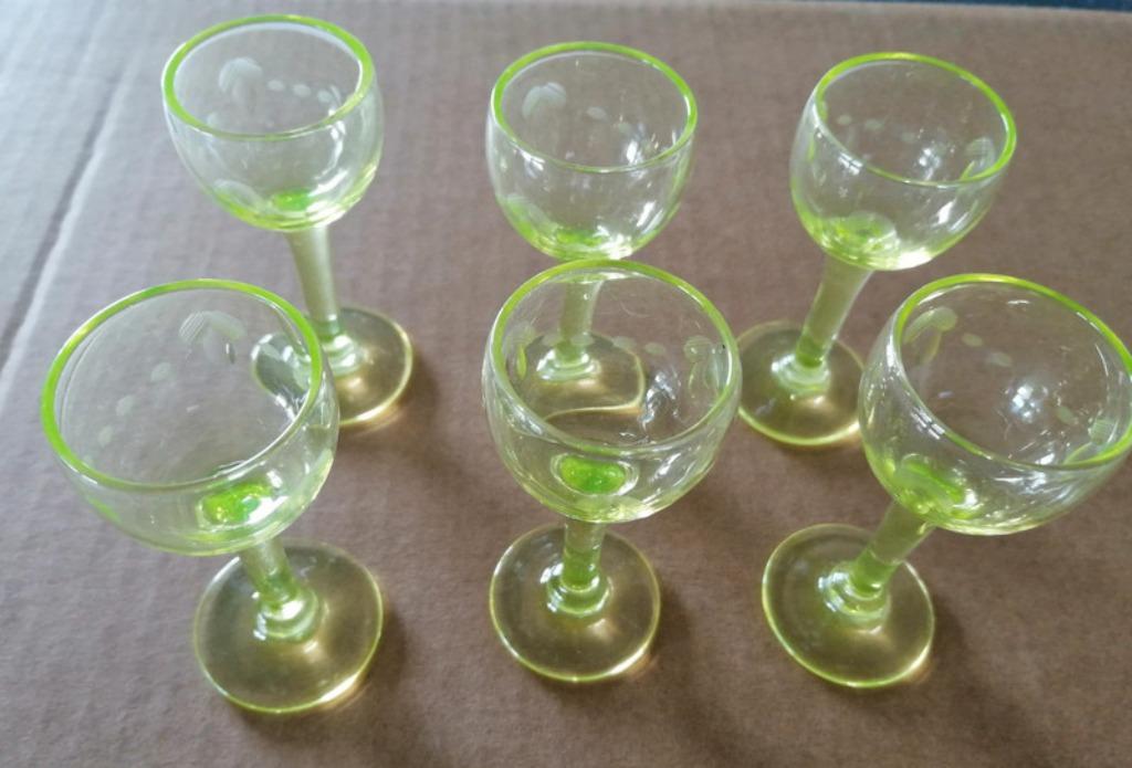 Ouraline Uranium glazen 6 stuks voetglazen, Ophalen of Verzenden