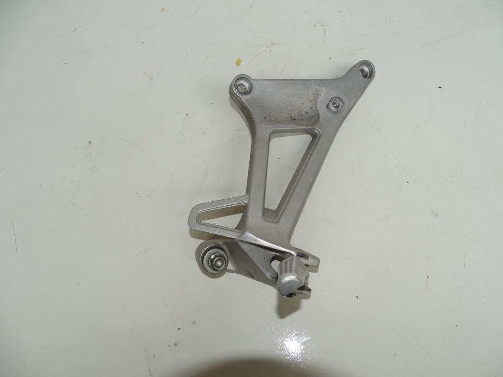 honda vfr750 rc36/1 voetsteun rechts achter, Ophalen of Verzenden, Gebruikt