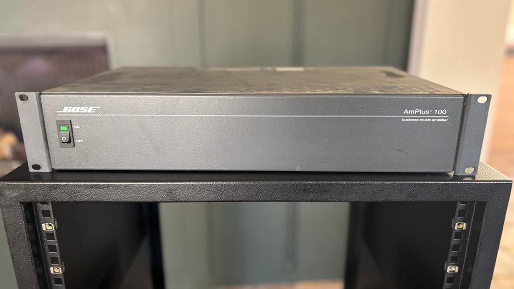 Bose AmPlus 100 business music amplifier – 19” rackmount, Muziek en Instrumenten, Ophalen, Gebruikt