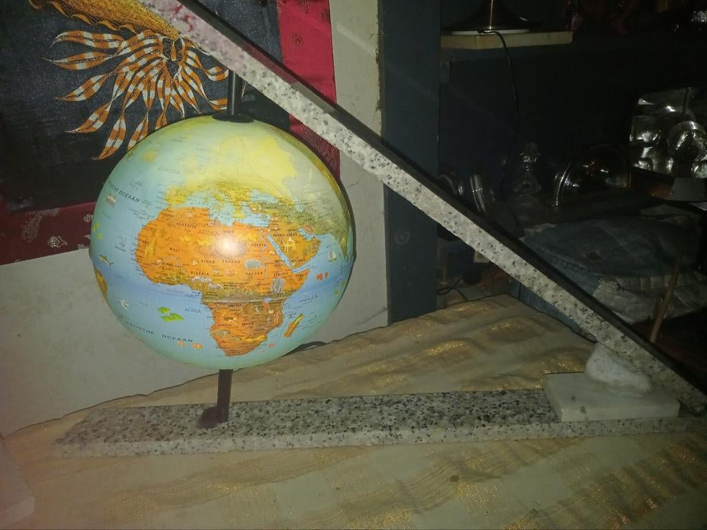 Mappemonde design en marbre, Enlèvement ou Envoi, Comme neuf