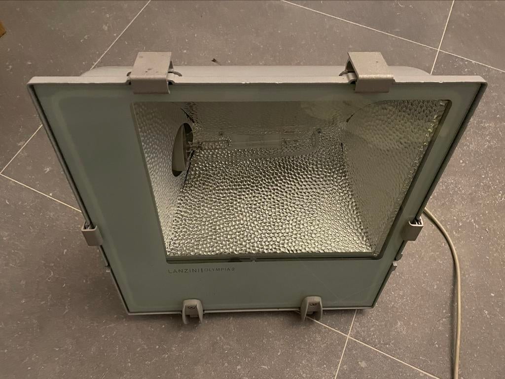 Projecteur extérieur LANZINI OLYMPIA 2, Jardin & Terrasse, Éclairage extérieur, Comme neuf, Spots, Aluminium, 250 watts ou plus
