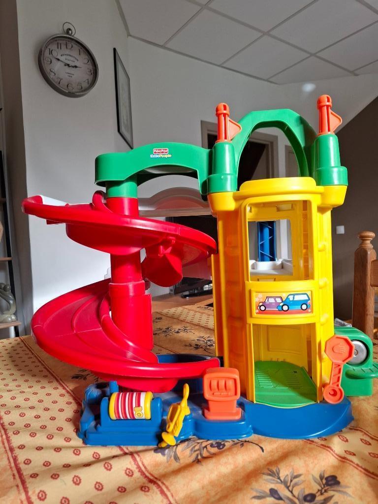 garage avec voitures, Ophalen, Gebruikt