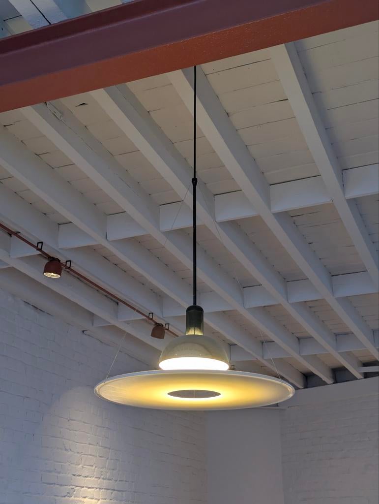 Flos Frosbi - Achille Castiglioni, Ophalen