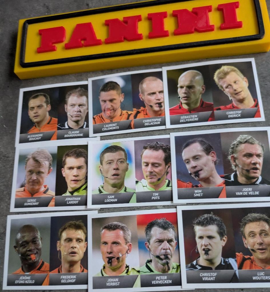 Panini FOOTBALL 2014 9 AUTOCOLLANTS 18 ARBITRES DE FOOT, Enlèvement ou Envoi, Neuf