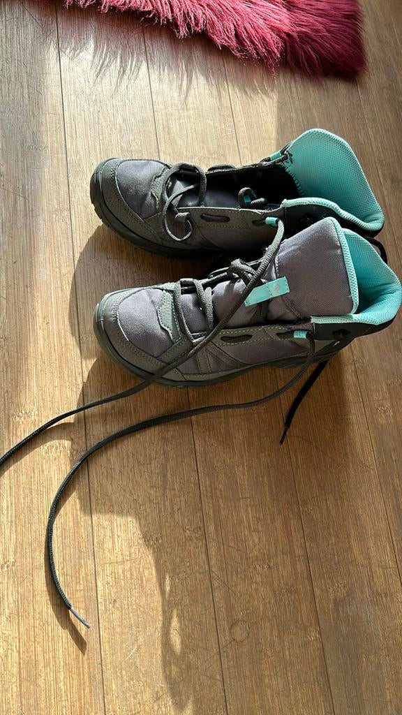 Chaussure de marche enfant 38.5, Kinderen en Baby's, Kinderkleding | Schoenen en Sokken, Gebruikt, Quechua, Jongen of Meisje, Schoenen