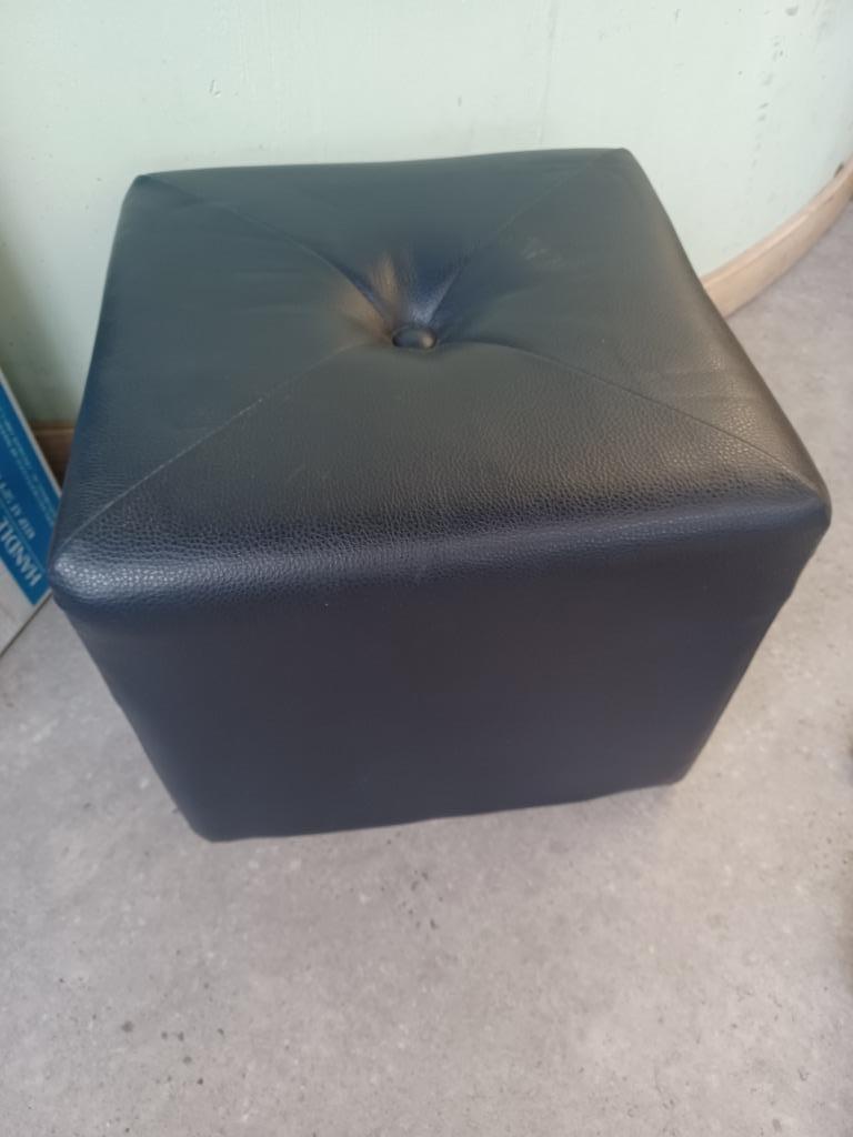 Pouf (repose pied), Carré, Enlèvement, Utilisé, Moins de 50 cm