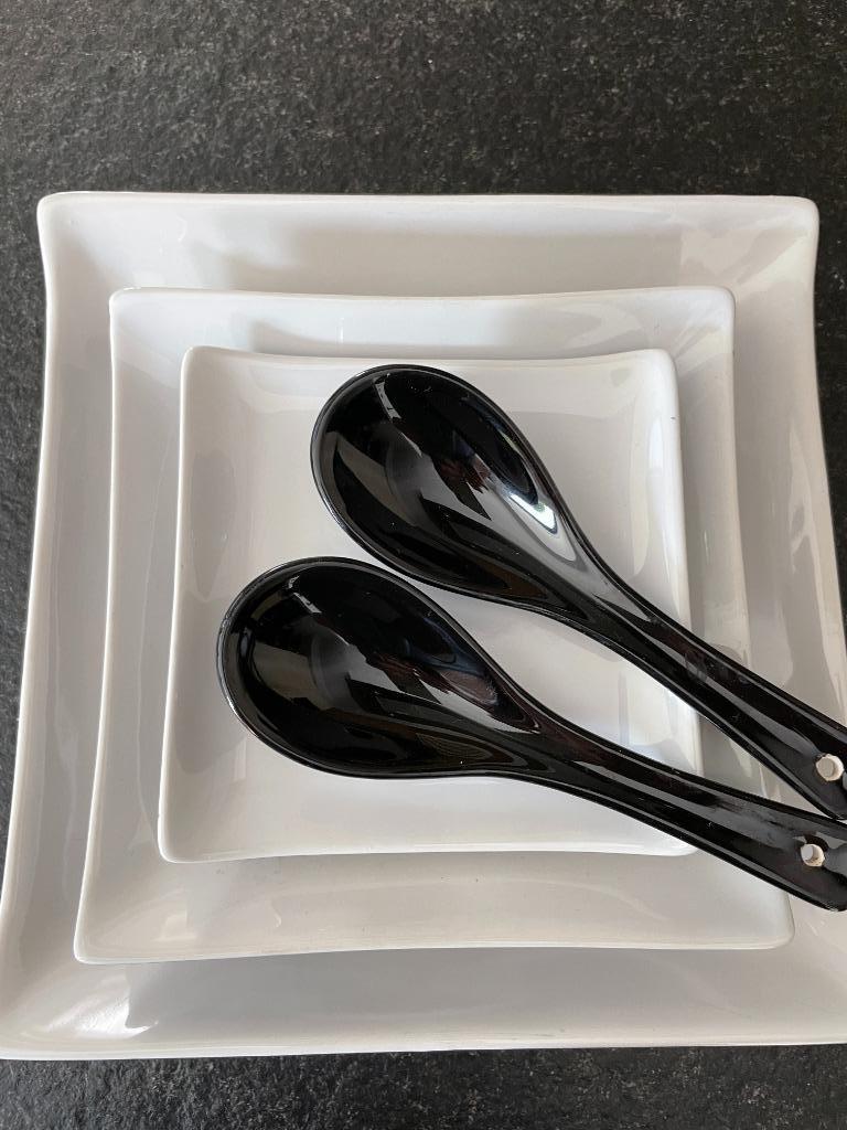 vaisselle en porcelaine, Maison & Meubles, Cuisine | Vaisselle, Assiettes(s), Enlèvement ou Envoi, Utilisé, Autres matériaux