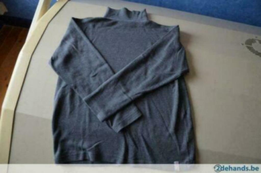 souspull maat 140, Ophalen of Verzenden, Zo goed als nieuw, Jongen of Meisje, Shirt of Longsleeve