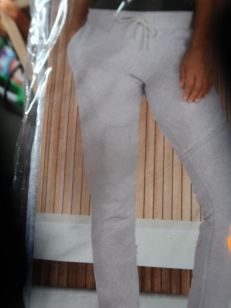 pantalon de jogging pour femme XL gris neuf, Vêtements | Femmes, Neuf, Enlèvement ou Envoi, Longs, Taille 46/48 (XL) ou plus grande