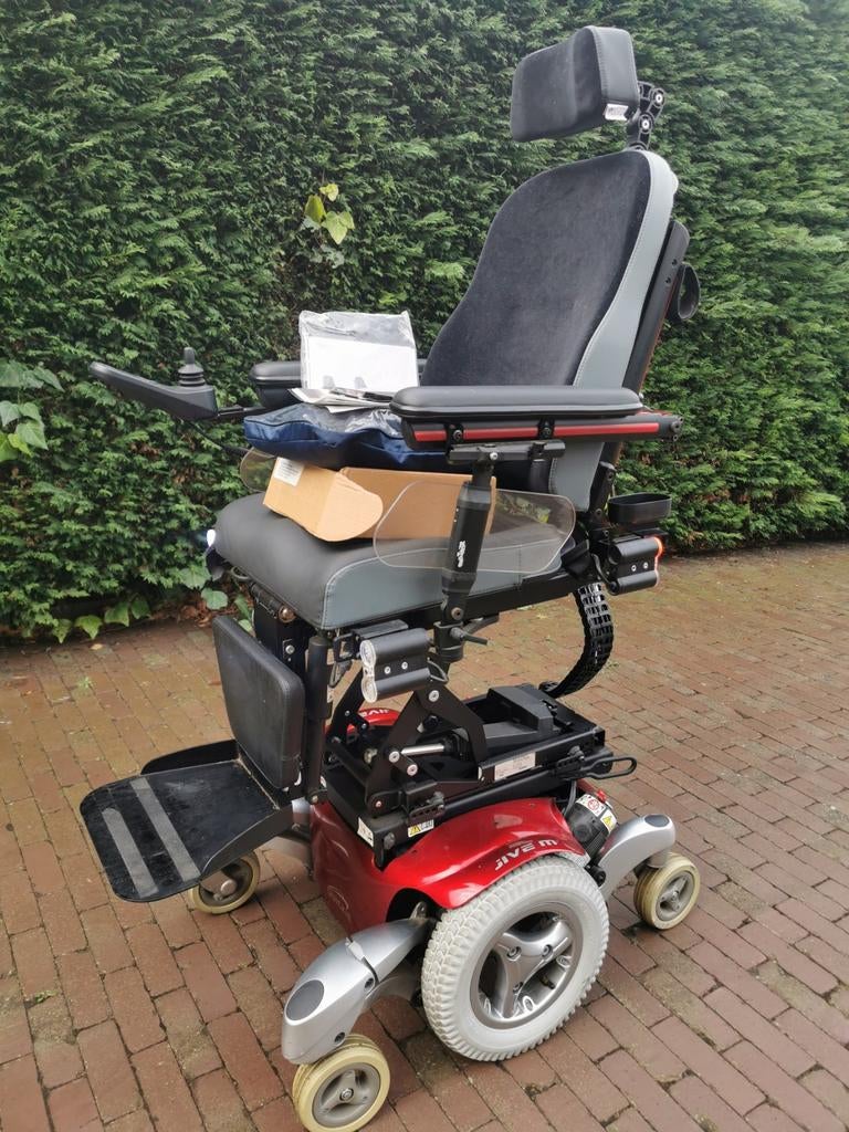 Bijna nieuwe elektrische rolstoel quickie jive M rolwagen, Ophalen of Verzenden, Inklapbaar, Nieuw, Elektrische rolstoel