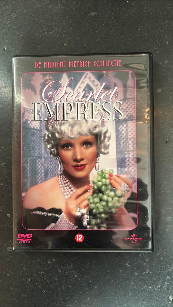 Scarlet Empress - Dietrich., Enlèvement ou Envoi, Comme neuf