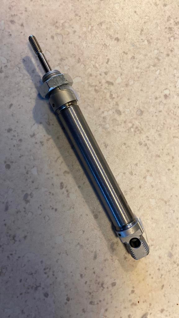 Festo Pneumatic cylinder Nieuw, Enlèvement