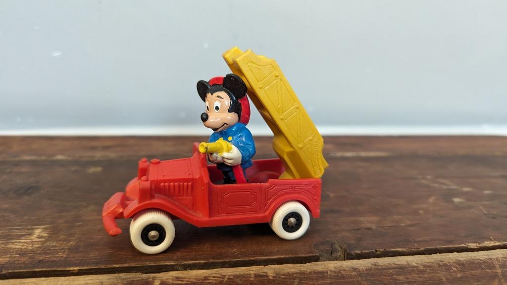 Vintage Mickey Mouse brandweerwagen, Verzamelen, Ophalen of Verzenden, Mickey Mouse, Zo goed als nieuw, Beeldje of Figuurtje