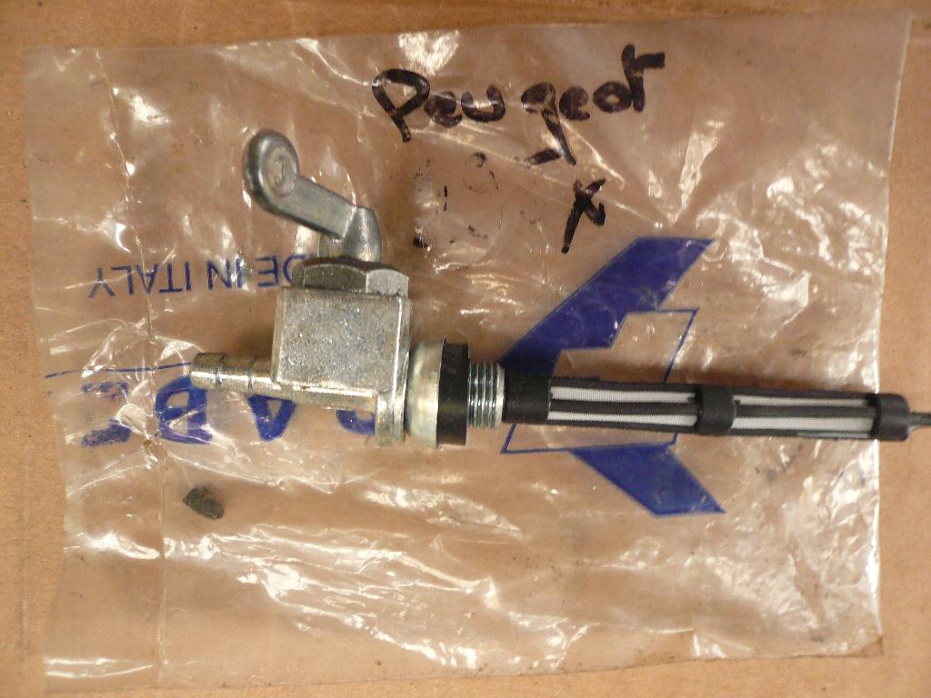 Nieuwe Brommer benzinekraan Peugeot 102 /103 /104, Ophalen of Verzenden, Nieuw, Tank, Peugeot