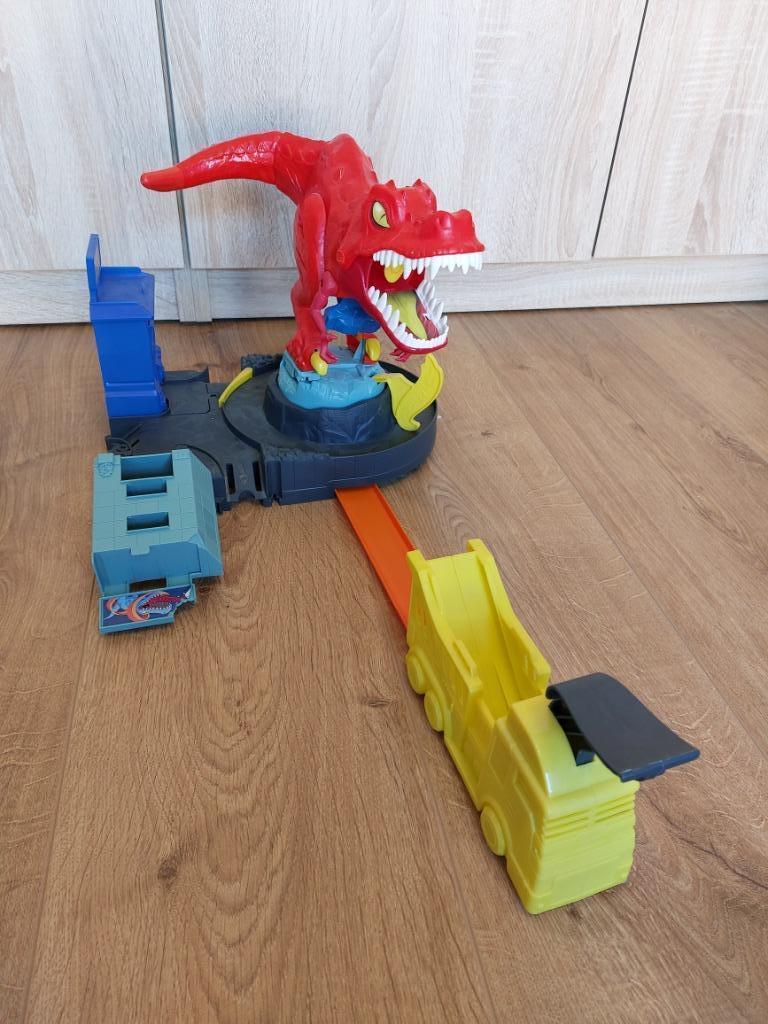 Hot Wheels City T-Rex Aanval, Kinderen en Baby's, Speelgoed | Racebanen, Zo goed als nieuw, Racebaan, Hot Wheels, Ophalen