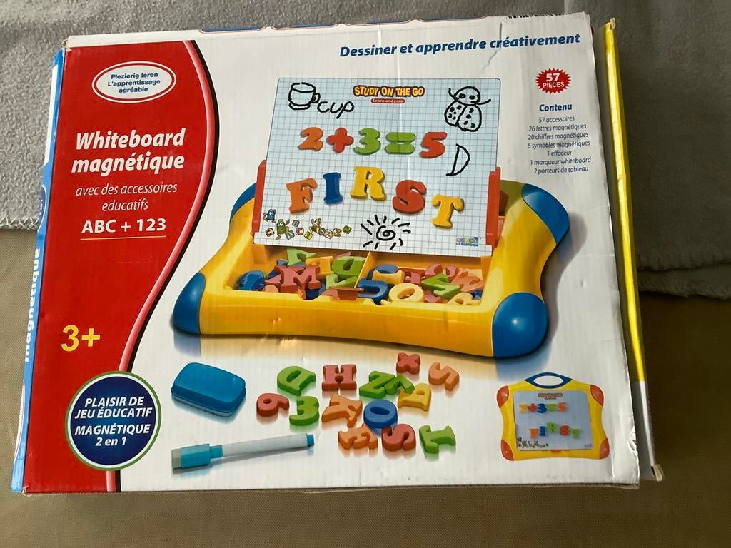 Magnetisch letter- en cijferbord + whiteboard met stift, Ophalen, Gebruikt, Ontdekken