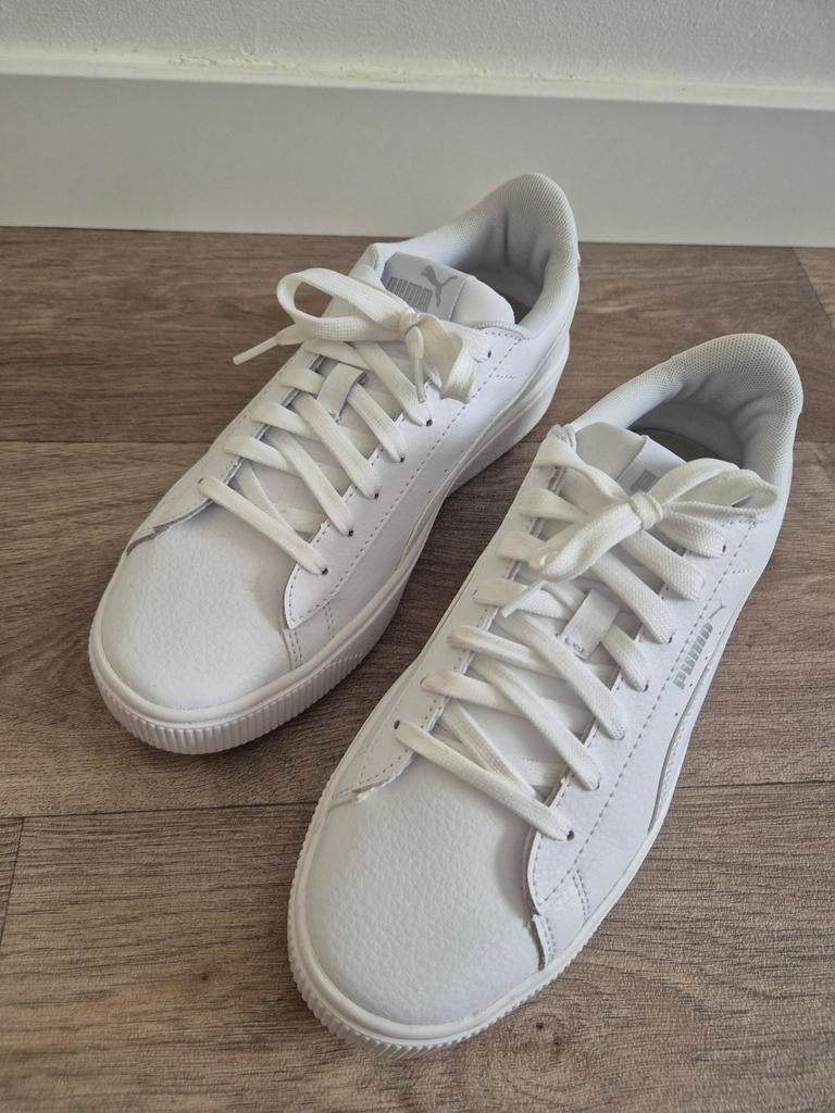 Sneakers blanches Puma — taille 38, Enlèvement ou Envoi, Puma, Sneakers et Baskets, Blanc