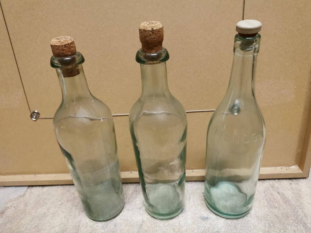 3 antieke flessen, Enlèvement