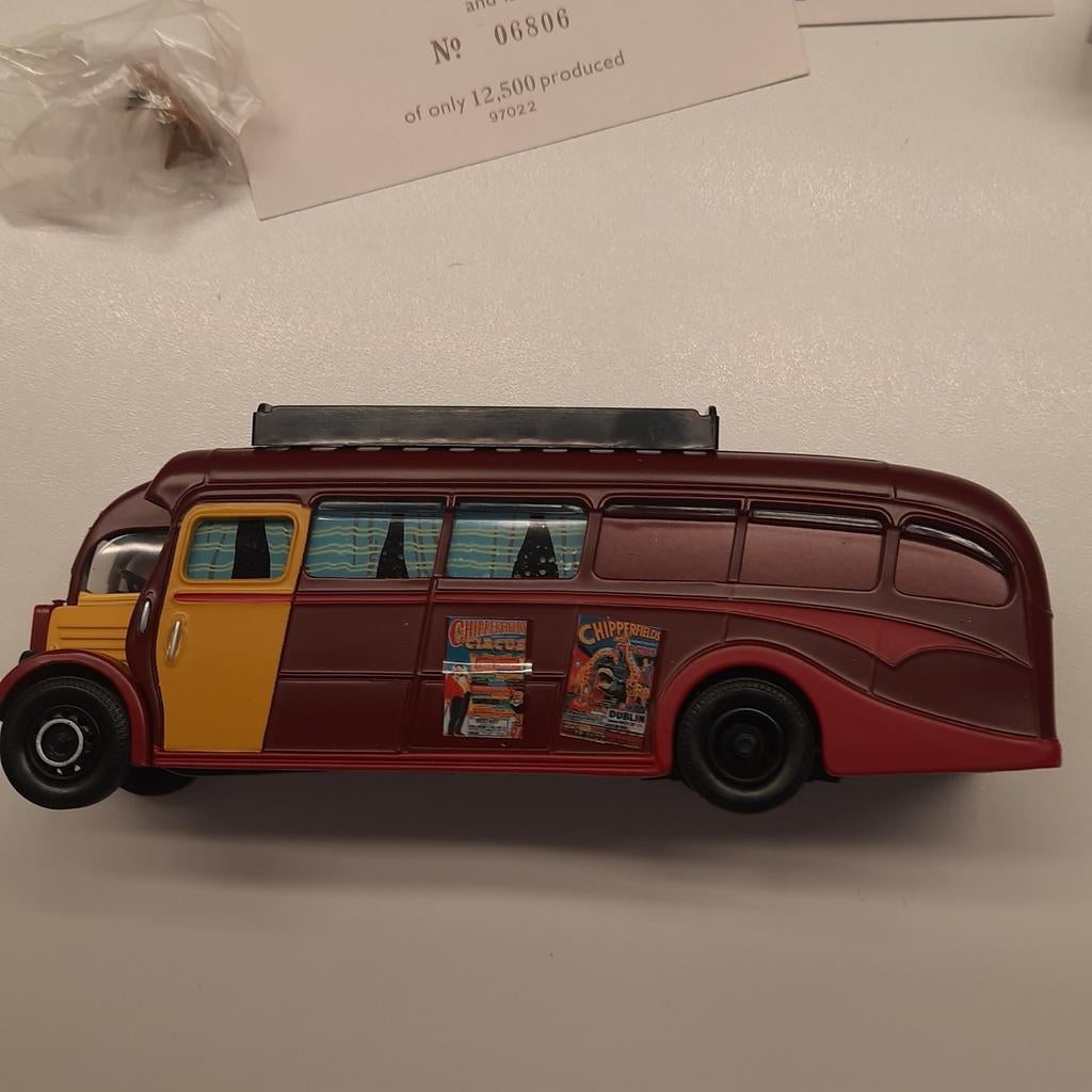 CORGI CLASSICS N 97022*CHIPPER FIELDS*AEC REGAL LIVING*MIB*, Hobby & Loisirs créatifs, Voitures miniatures | 1:50, Neuf, Bus ou Camion