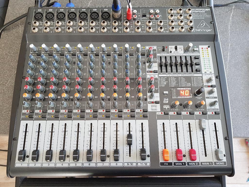 Behringer versterkte PMP4000 2x800 watt +DAP-luidsprekers, Ophalen, Gebruikt, 10 tot 20 kanalen, Microfooningang