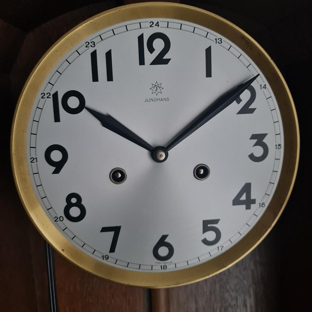 Junghans wandklok, Ophalen