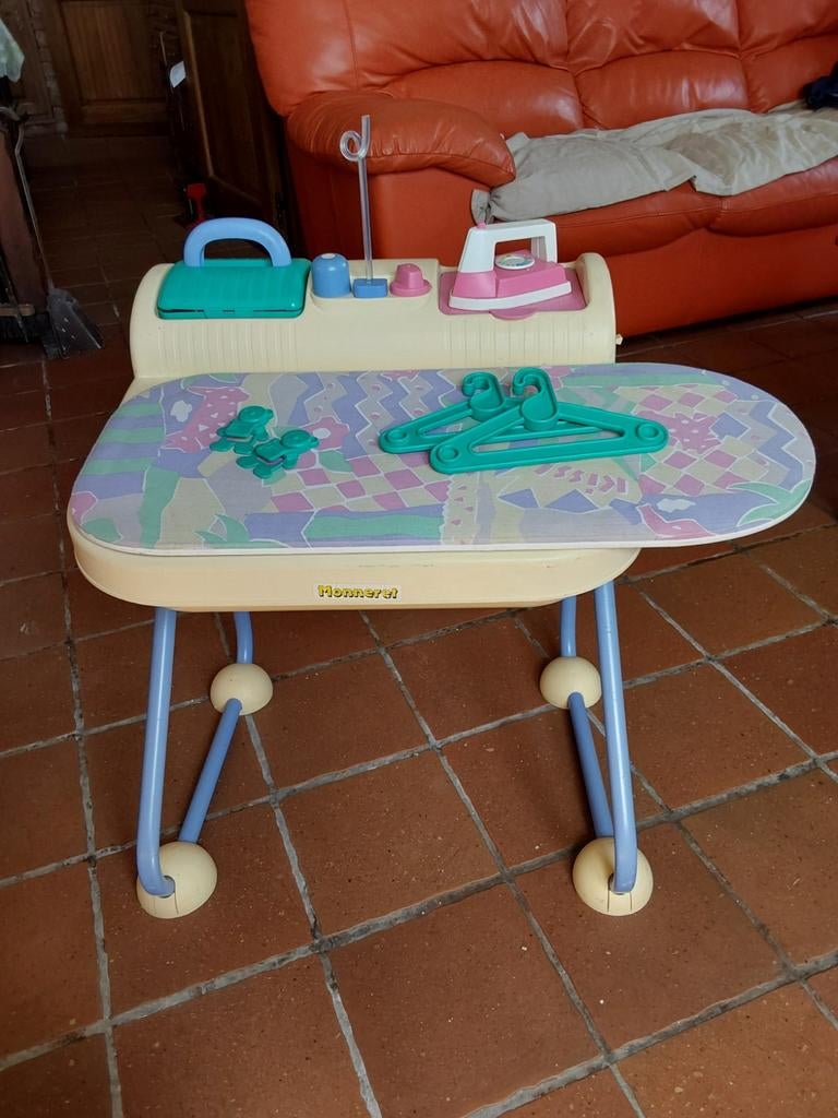 Table à repasser, Enlèvement, Comme neuf
