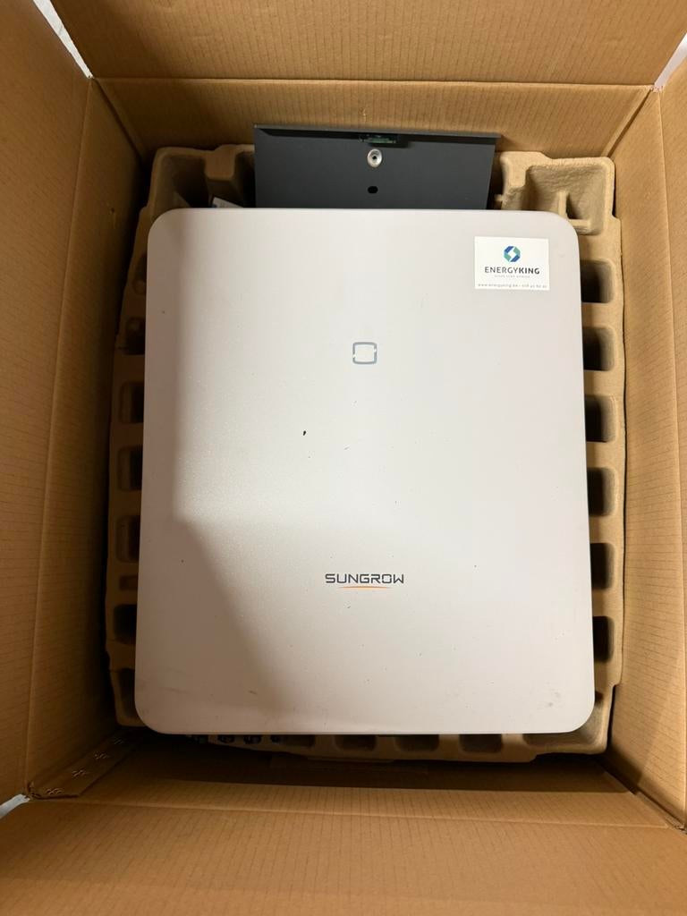 Omvormer Sungrow. 2 jaar oud, Ophalen, Zo goed als nieuw