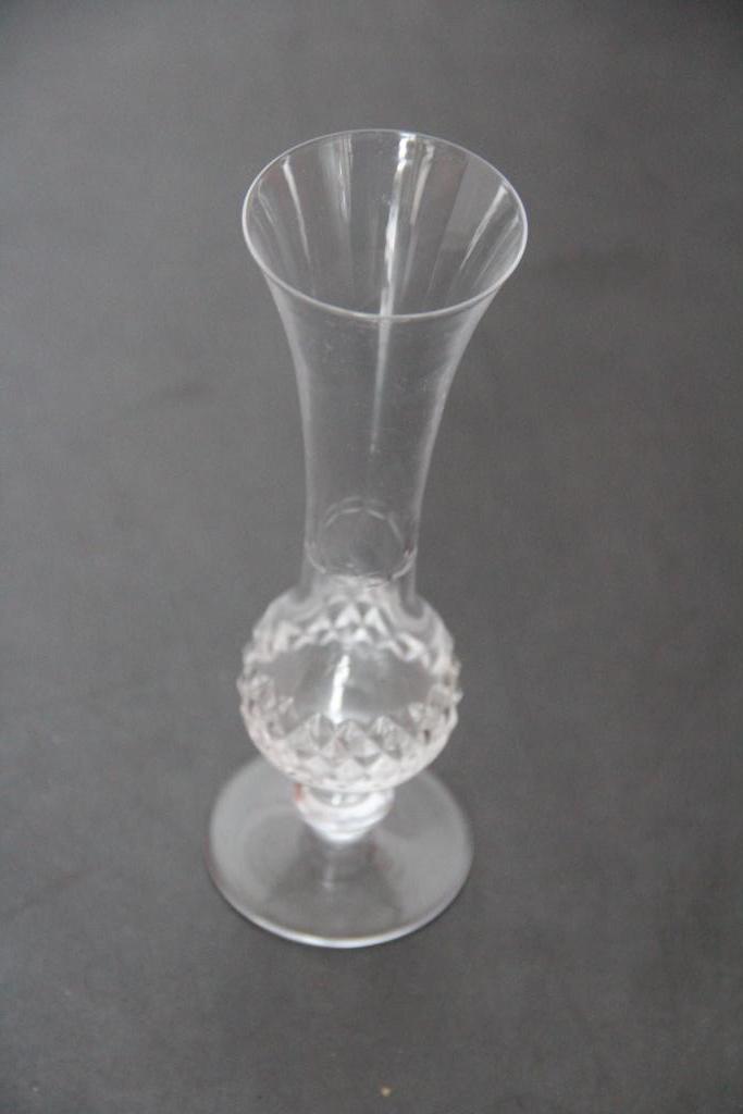 Vase soliflore en cristal de Sèvres taillé, Enlèvement ou Envoi
