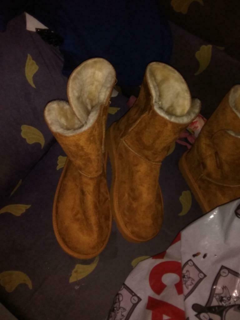 UGG schoenen 1 T37 en 1 T 38 roestbruin binnen schapen, Kleding | Dames, UGG, Bruin, Overige typen, Nieuw