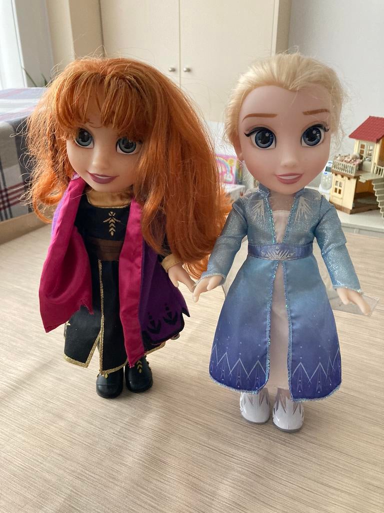 Anna en Elsa praten in Engels, zingen liedjes, Enlèvement ou Envoi, Comme neuf